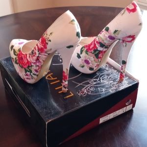 Women size 8 heels